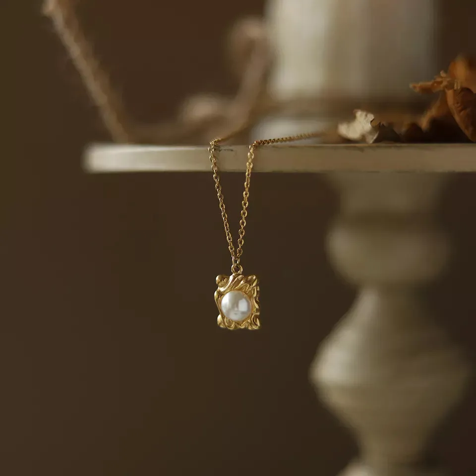 Baroque Elegant Necklace