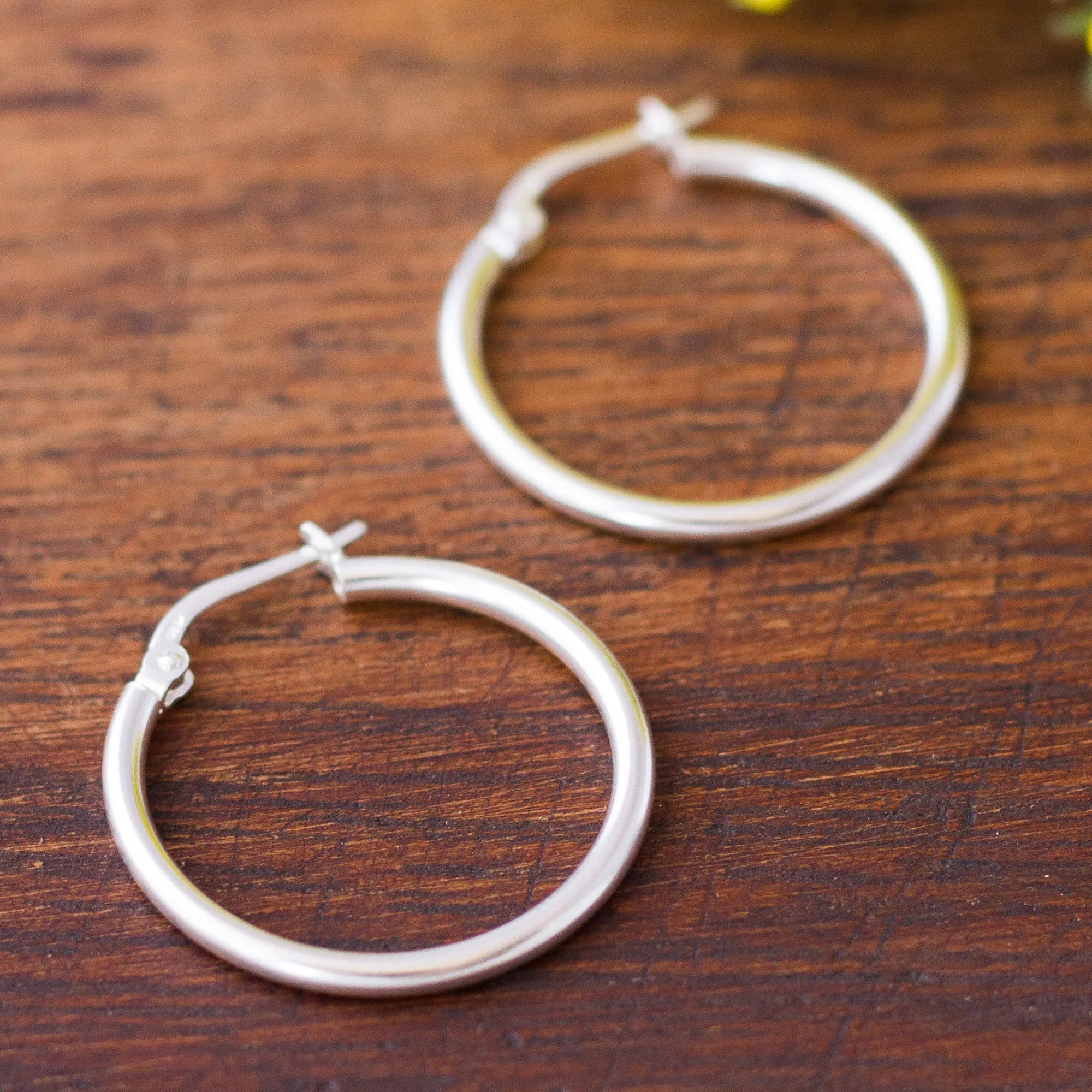 Eternal Gleam High-Polish 925 Sterling Silver Hoop Earrings from Peru
