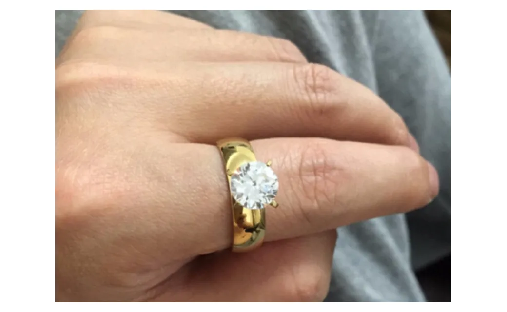 Fashion Ring for Women Gold Plated Round White Crystal Engagement Ring