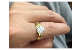 Fashion Ring for Women Gold Plated Round White Crystal Engagement Ring