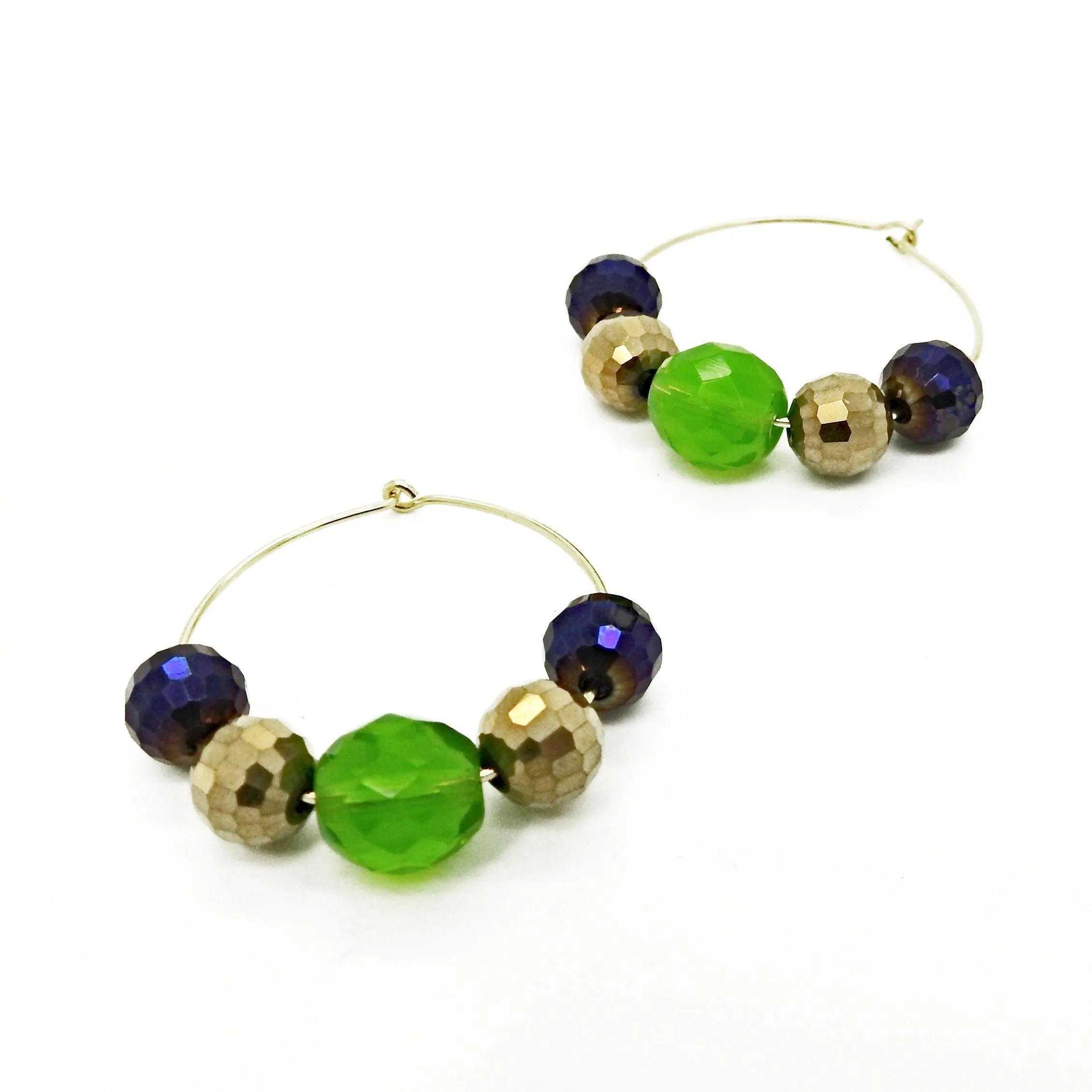 Hoop earrings with beads