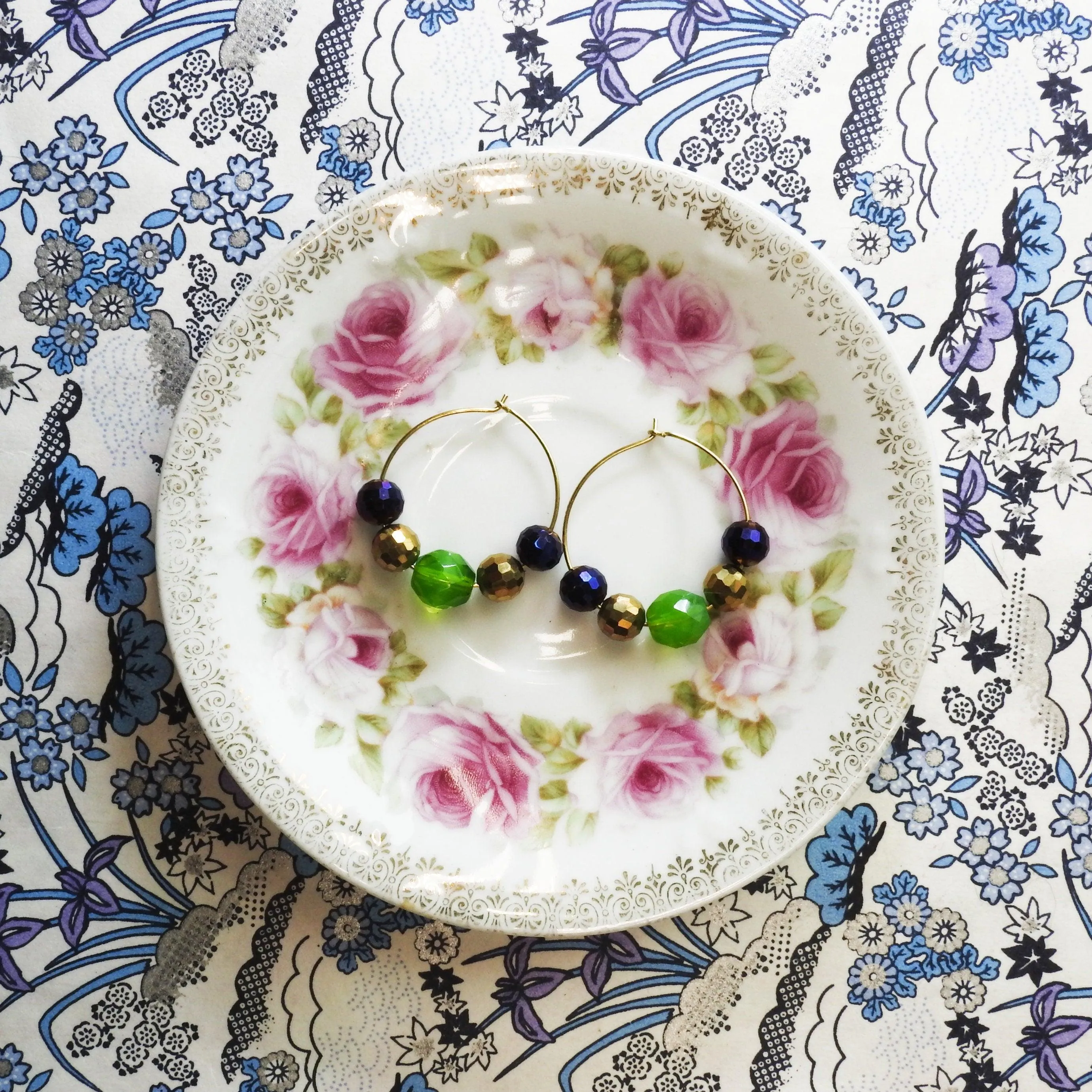 Hoop earrings with beads