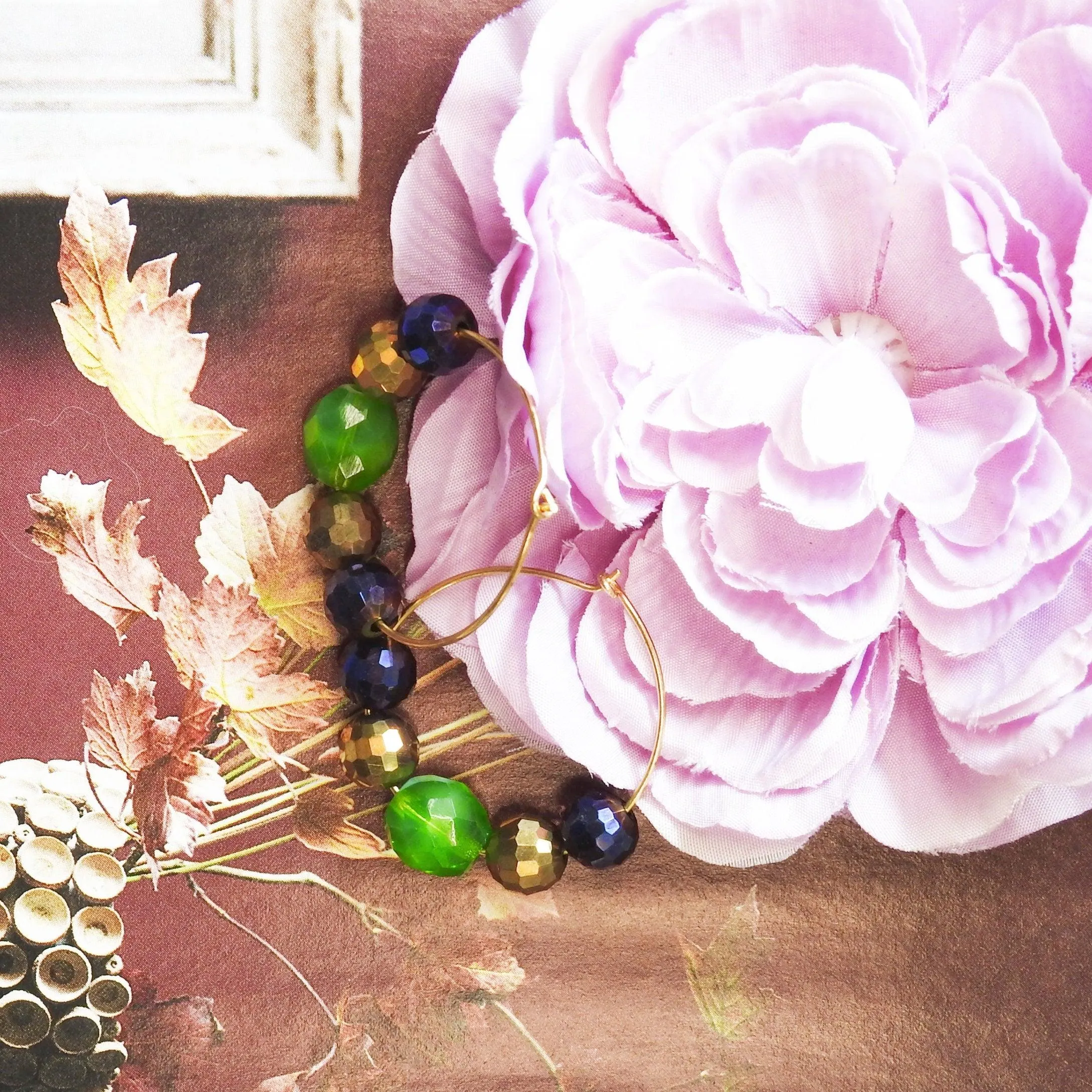 Hoop earrings with beads