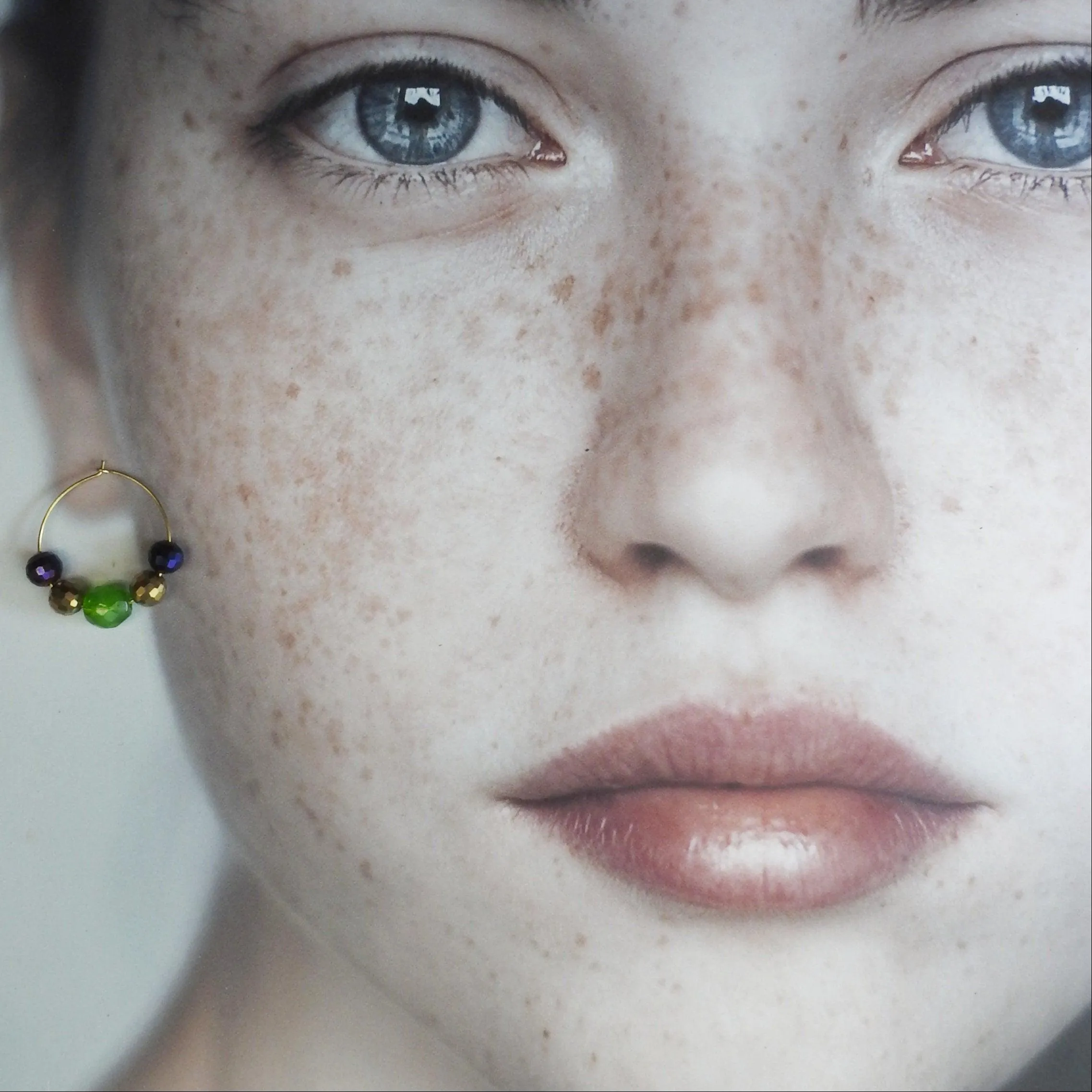 Hoop earrings with beads