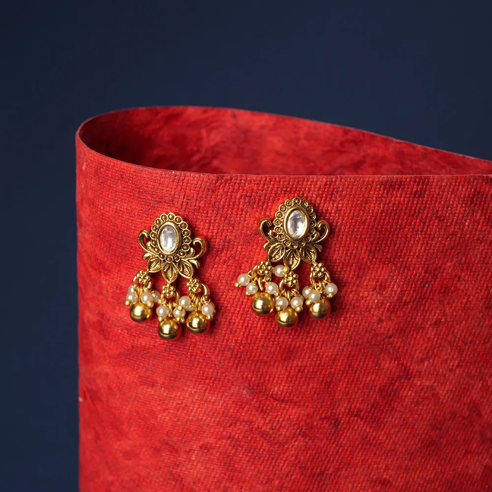 Inaya Kundan Earrings in Antique Gold