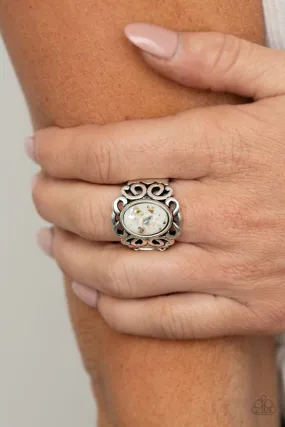 Paparazzi Ring ~ Straight To The POP! - White